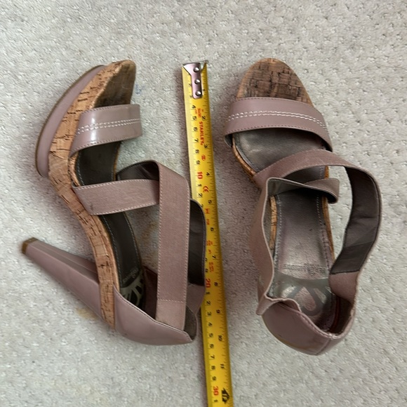 Fergalicious Plarform Sandals - Picture 9 of 9